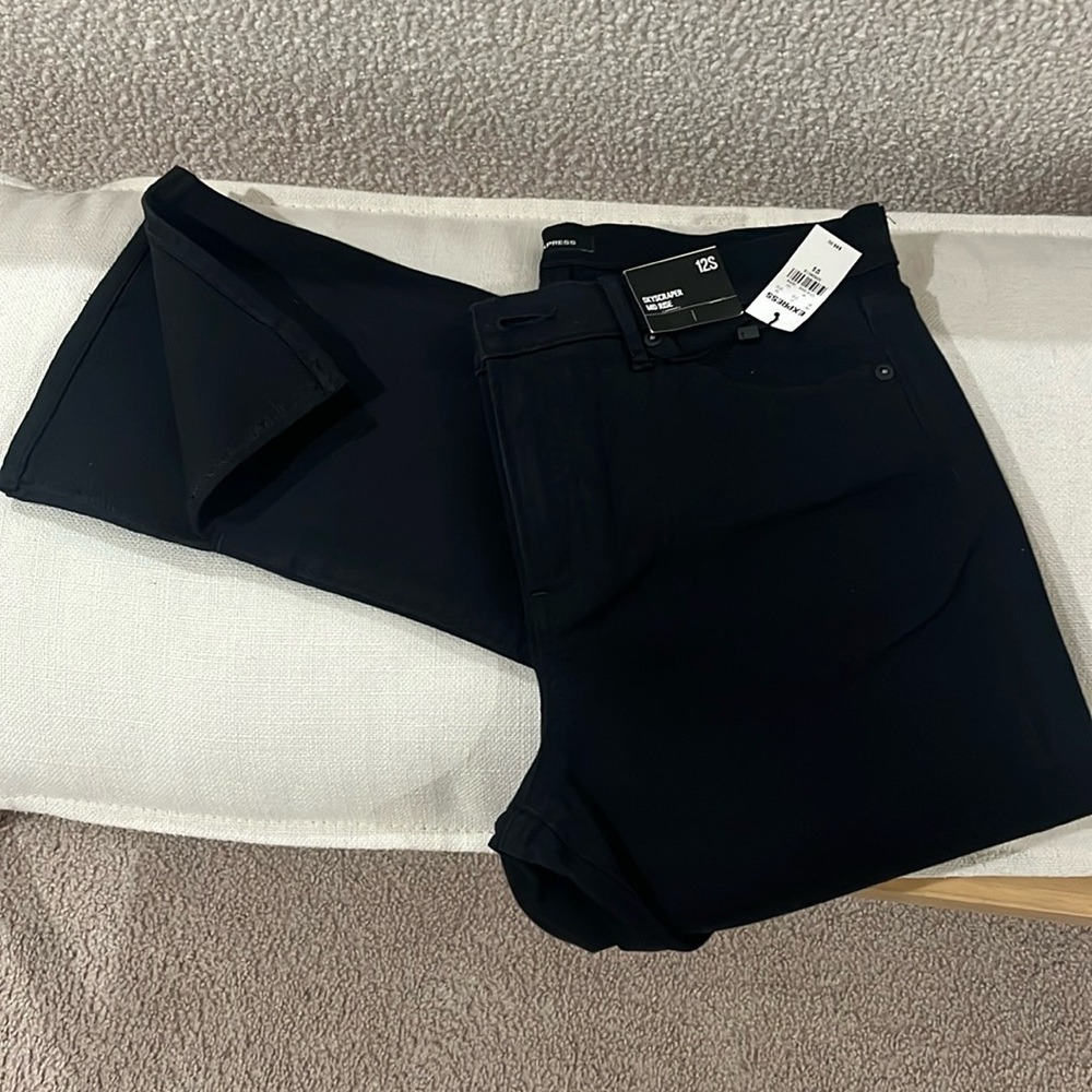NWT 🔥Express Black Skyscraper Mid Rise Flare🔥